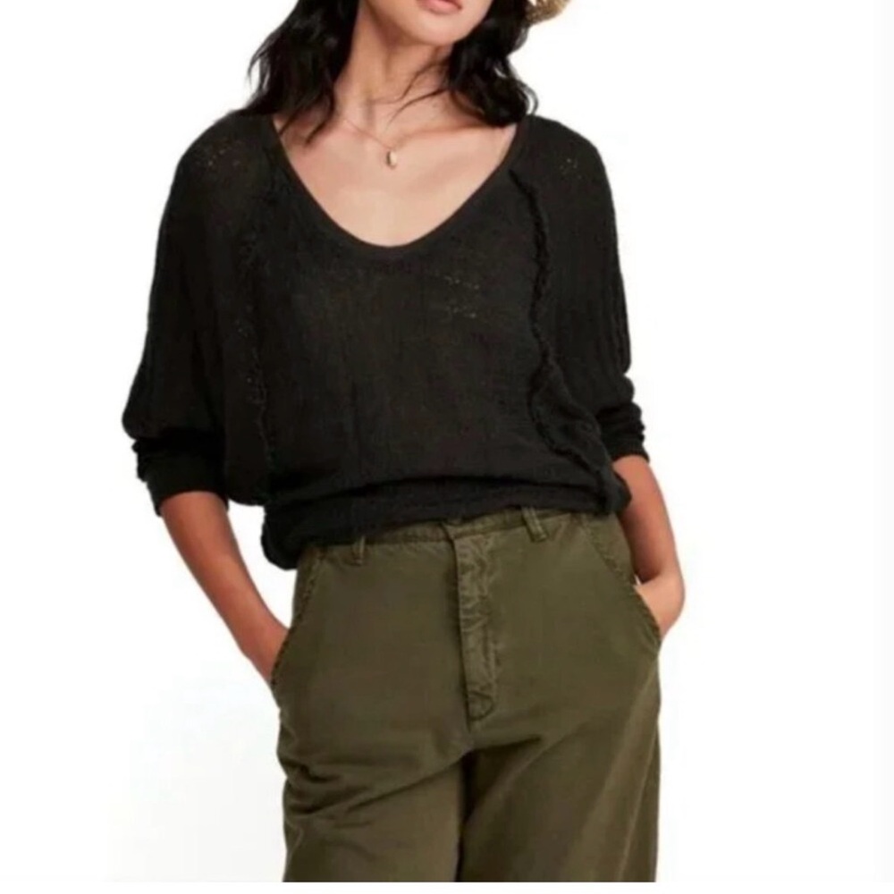 Free people, washed black thin sweater, never worn ! With tags still attached